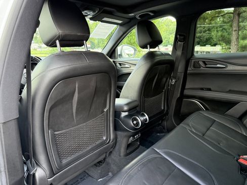 Used 2022 Alfa Romeo Stelvio Ti image 36