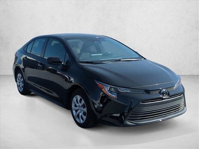 Used 2026 Toyota Corolla LE FWD image 3