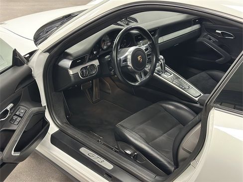 Used 2015 Porsche 911 GT3 RWD image 11