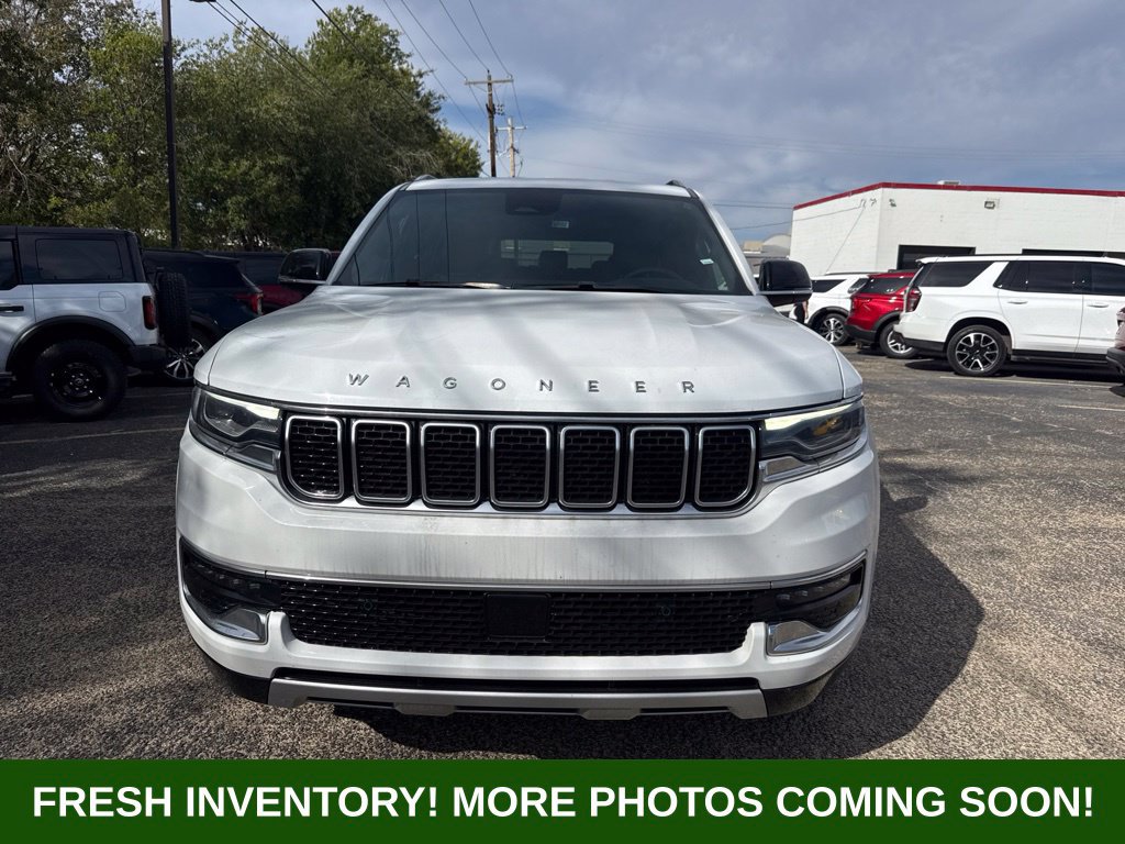 Used 2024 Jeep Wagoneer L Series II w/ Flexible Seating Group RWD image 7