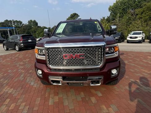 Used 2016 GMC Sierra 2500 Denali w/ Duramax Plus Package AWD/4WD image 31