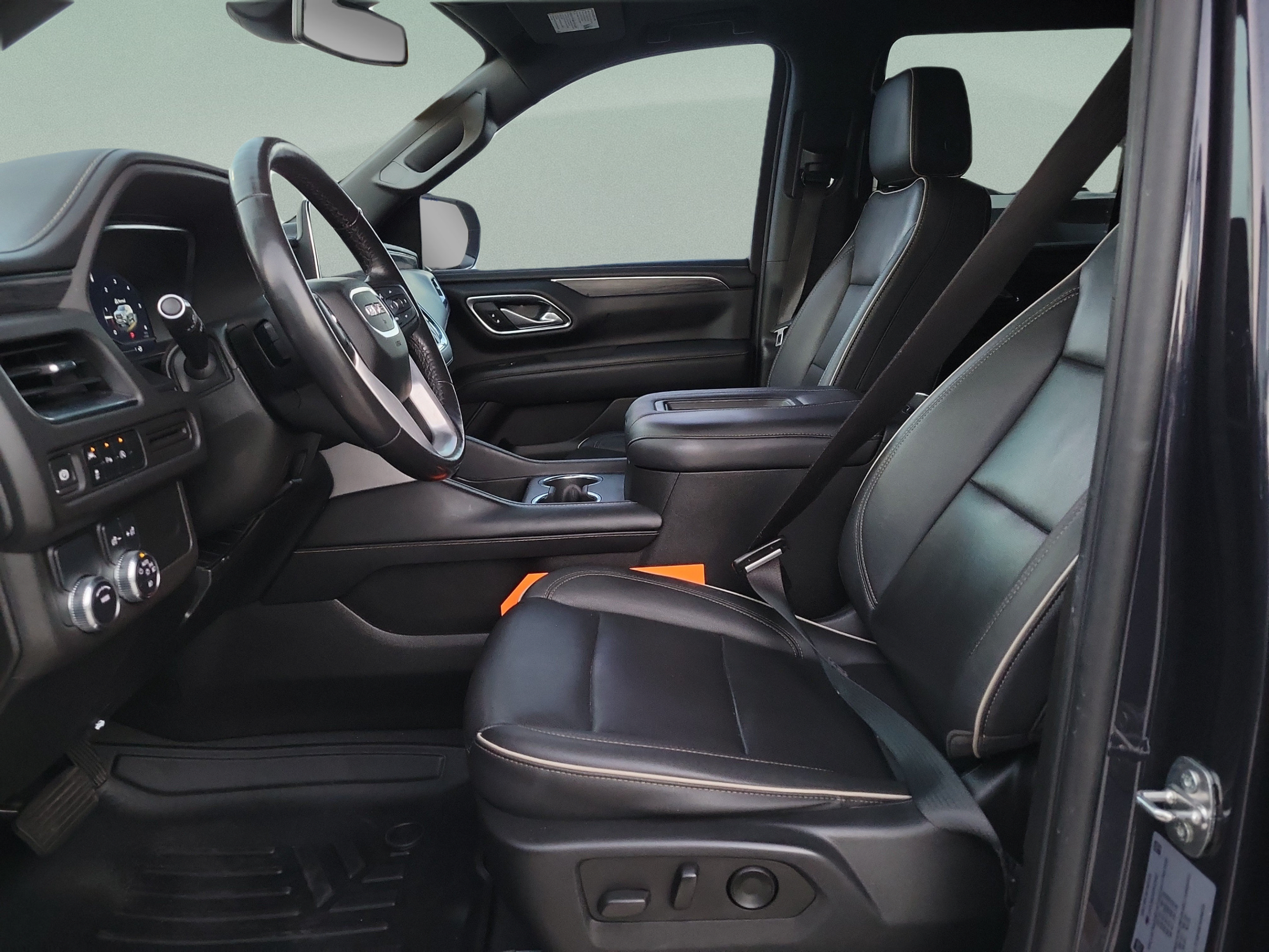 Used 2023 GMC Yukon SLT RWD image 15