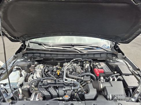 Used 2025 Nissan Altima 2.5 SV FWD image 34