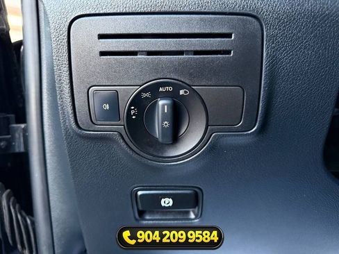 Used 2018 Mercedes-Benz Metris Passenger image 14