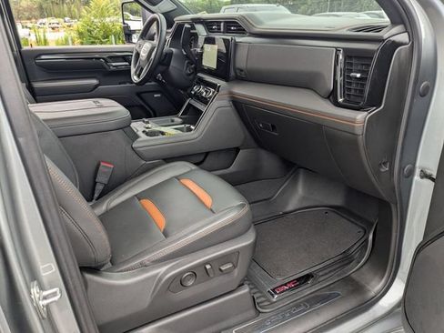 Used 2024 GMC Sierra 2500 AT4 w/ AT4 Premium Plus Package AWD/4WD image 28