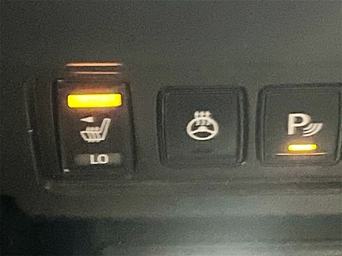 Used 2022 Nissan Frontier PRO-4X w/ Pro-4X Premium Package image 21