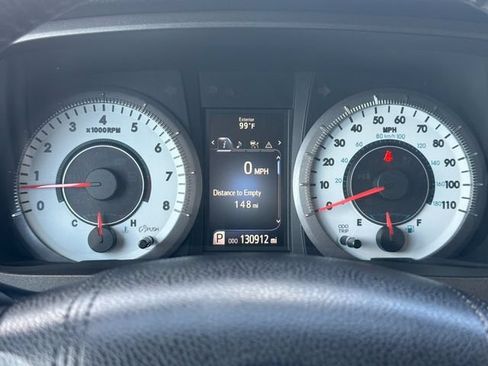 Used 2018 Toyota Sienna SE w/ Carpet Mat Package FWD image 27