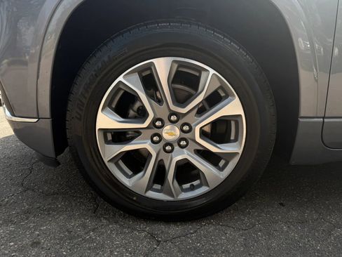 Used 2020 Chevrolet Traverse Premier image 36
