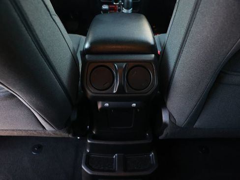 Used 2024 Jeep Wrangler Unlimited AWD/4WD image 33