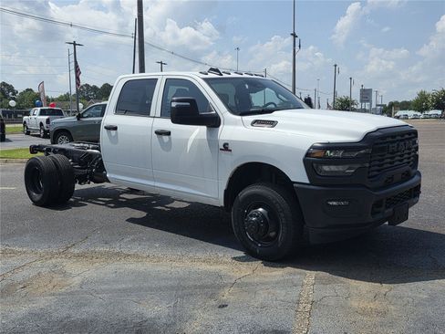 New 2026 RAM 3500 Tradesman AWD/4WD image 3