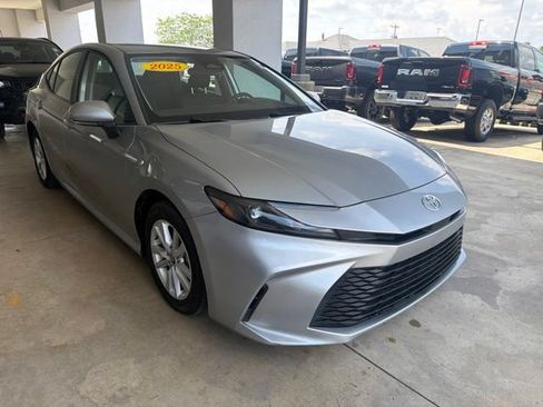 Used 2025 Toyota Camry LE FWD image 8
