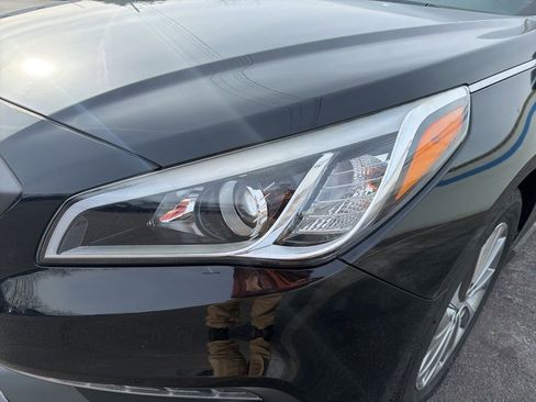 Used 2016 Hyundai Sonata Sport w/ Option Group 1V image 9