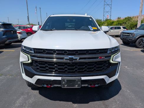 Used 2022 Chevrolet Tahoe Z71 w/ Luxury Package AWD/4WD image 2