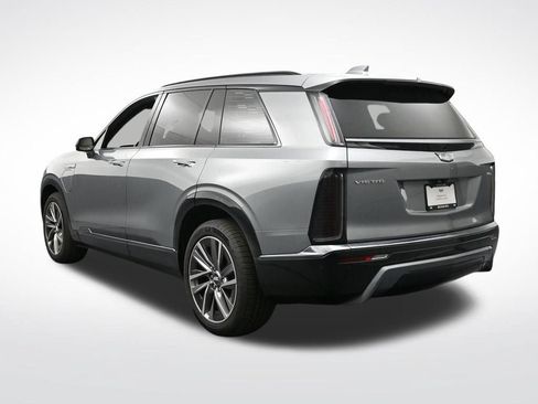 Used 2026 Cadillac Vistiq Luxury AWD/4WD image 3