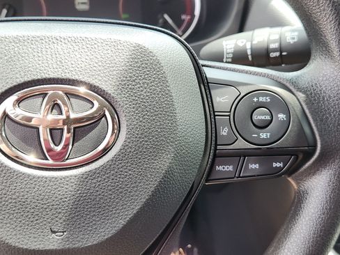 Certified 2025 Toyota RAV4 XLE AWD/4WD image 18