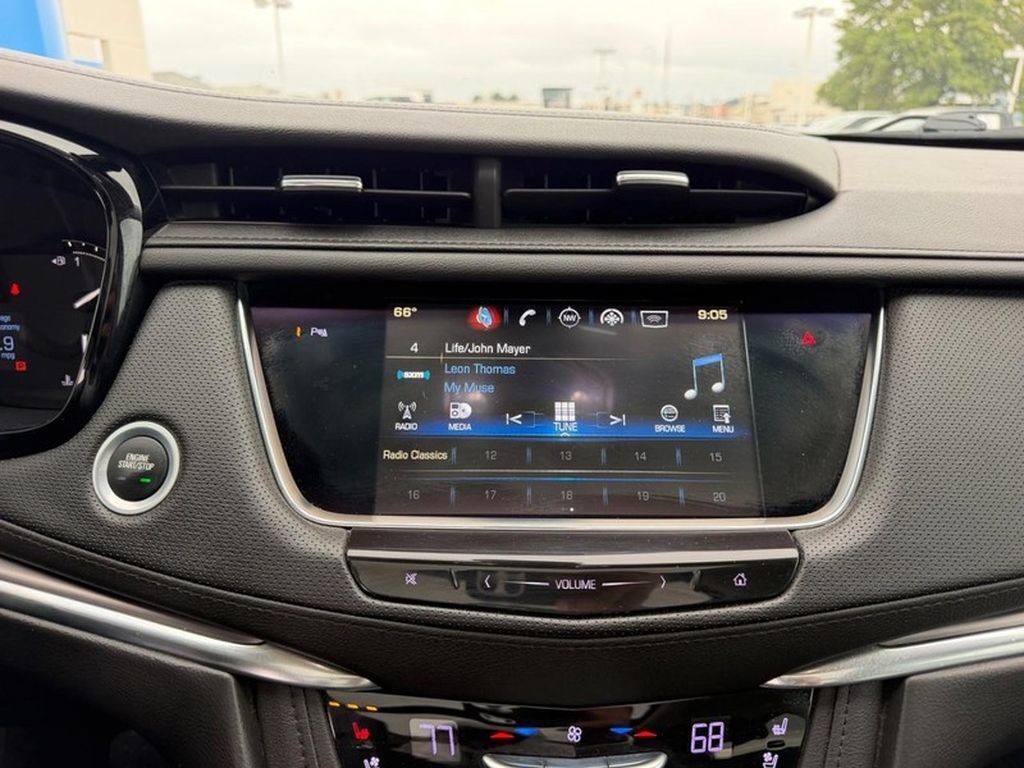 Used 2018 Cadillac XT5 Premium Luxury FWD image 16