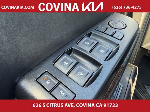 Used 2016 GMC Yukon XL SLT w/ Open Road Package image 12