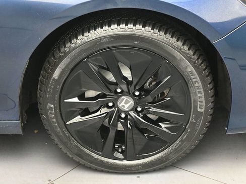 Used 2018 Honda Accord EX image 30