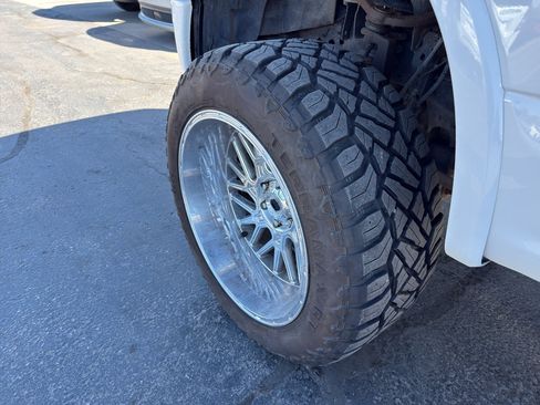 Used 2019 Ford F150 XLT w/ Equipment Group 302A Luxury image 9