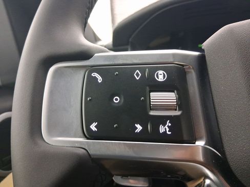 New 2026 Land Rover Discovery Limited Edition image 15