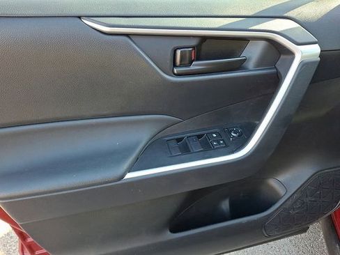 Used 2025 Toyota RAV4 LE AWD/4WD image 12