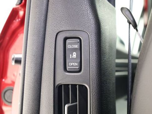 Used 2025 Honda Odyssey Sport-L image 29