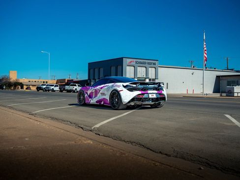 Used 2018 McLaren 720S RWD image 8