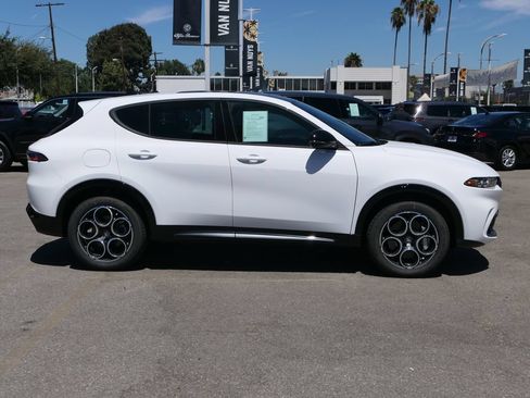 Used 2025 Alfa Romeo Tonale AWD/4WD image 2