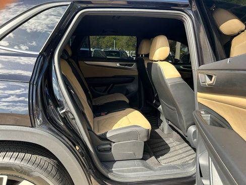 Used 2024 Volkswagen Atlas Cross Sport SE image 48