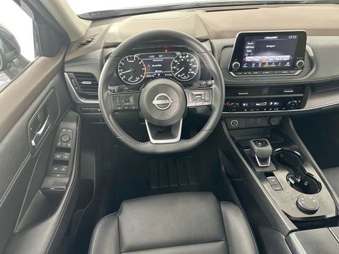 Used 2023 Nissan Rogue SV w/ SV Premium B Package image 11