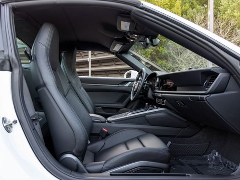 Certified 2024 Porsche 911 Targa 4S image 44