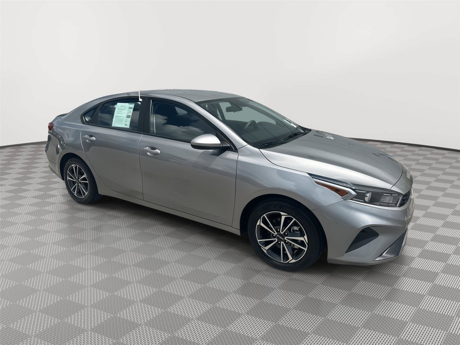 Used 2023 Kia Forte LXS FWD image 3