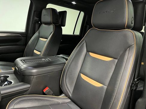 Used 2023 GMC Yukon XL AT4 AWD/4WD image 19