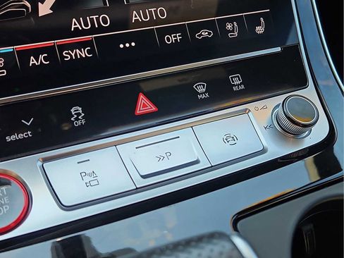 Used 2023 Audi SQ8 Prestige AWD/4WD image 19