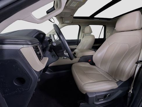 Used 2024 Ford Expedition Max Limited image 13