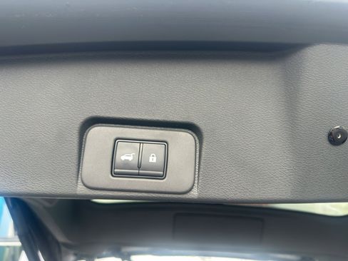 Used 2024 Nissan Rogue SV w/ SV Premium Package image 13