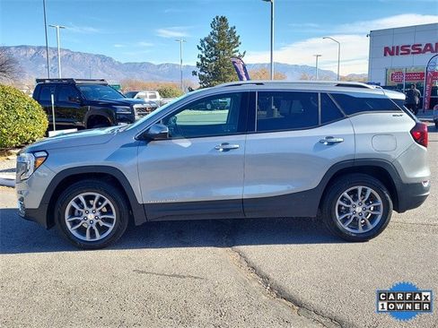 Used 2024 GMC Terrain SLT image 7