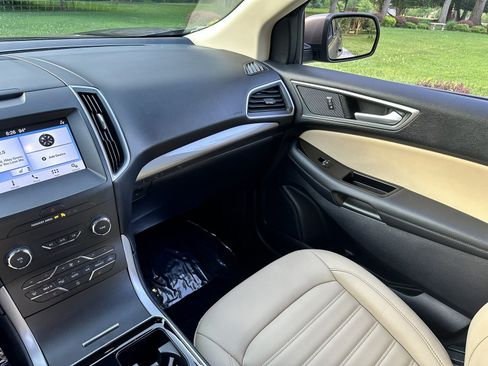 Used 2019 Ford Edge SEL w/ Equipment Group 201A AWD/4WD image 15