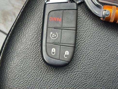 Used 2025 Jeep Compass Limited AWD/4WD image 20