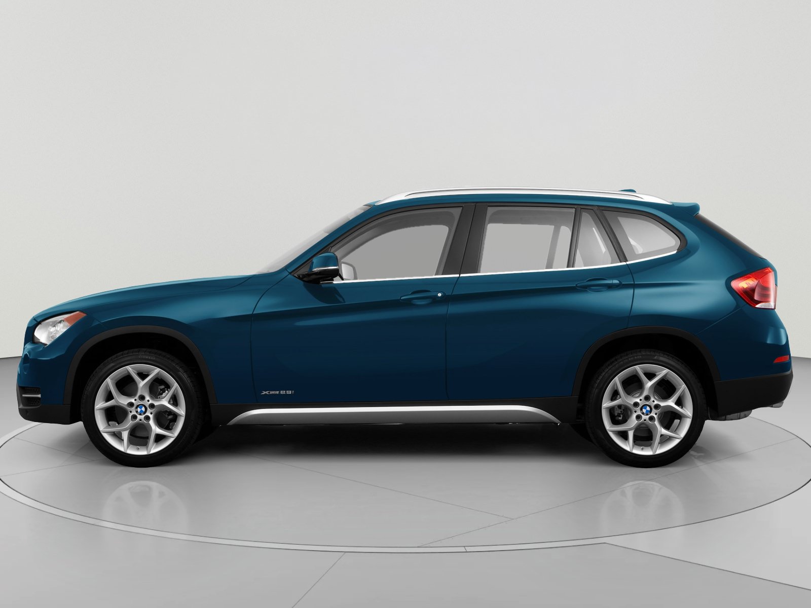 Used 2013 BMW X1 sDrive28i RWD image 2