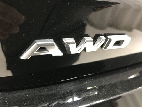 Used 2024 Cadillac XT6 Premium Luxury w/ LPO, Floor Liner Package AWD/4WD image 28