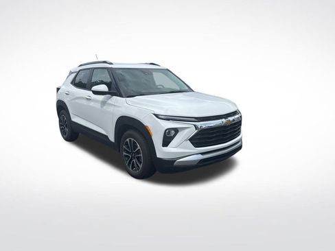 Used 2024 Chevrolet TrailBlazer LT image 3