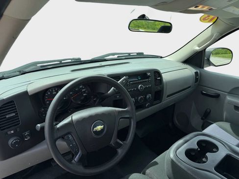 Used 2013 Chevrolet Silverado 1500 W/T image 9
