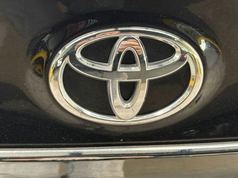 Used 2018 Toyota Avalon XLE image 14