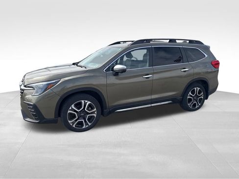 Used 2023 Subaru Ascent Touring image 2