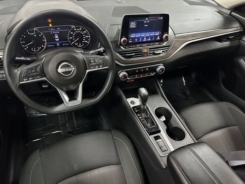Used 2025 Nissan Altima 2.5 SV AWD/4WD image 13