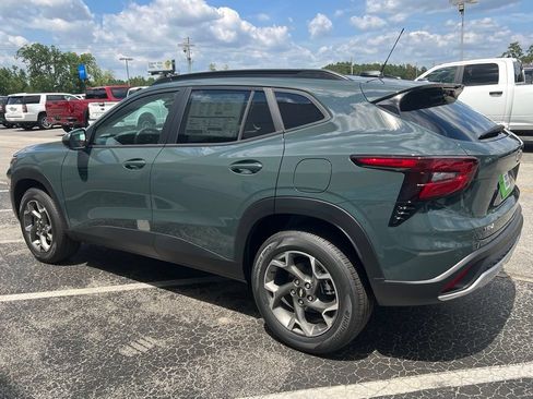 New 2026 Chevrolet Trax LT w/ LT Convenience Package FWD image 21