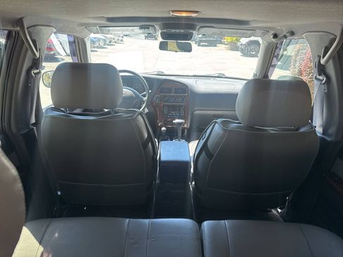 Used 1999 Nissan Pathfinder LE AWD/4WD image 14