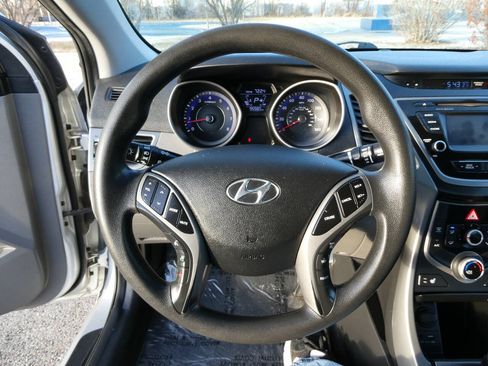 Used 2014 Hyundai Elantra SE w/ Option Group 02 FWD image 11