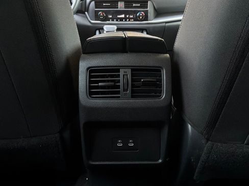 Used 2025 Nissan Rogue SV FWD image 13